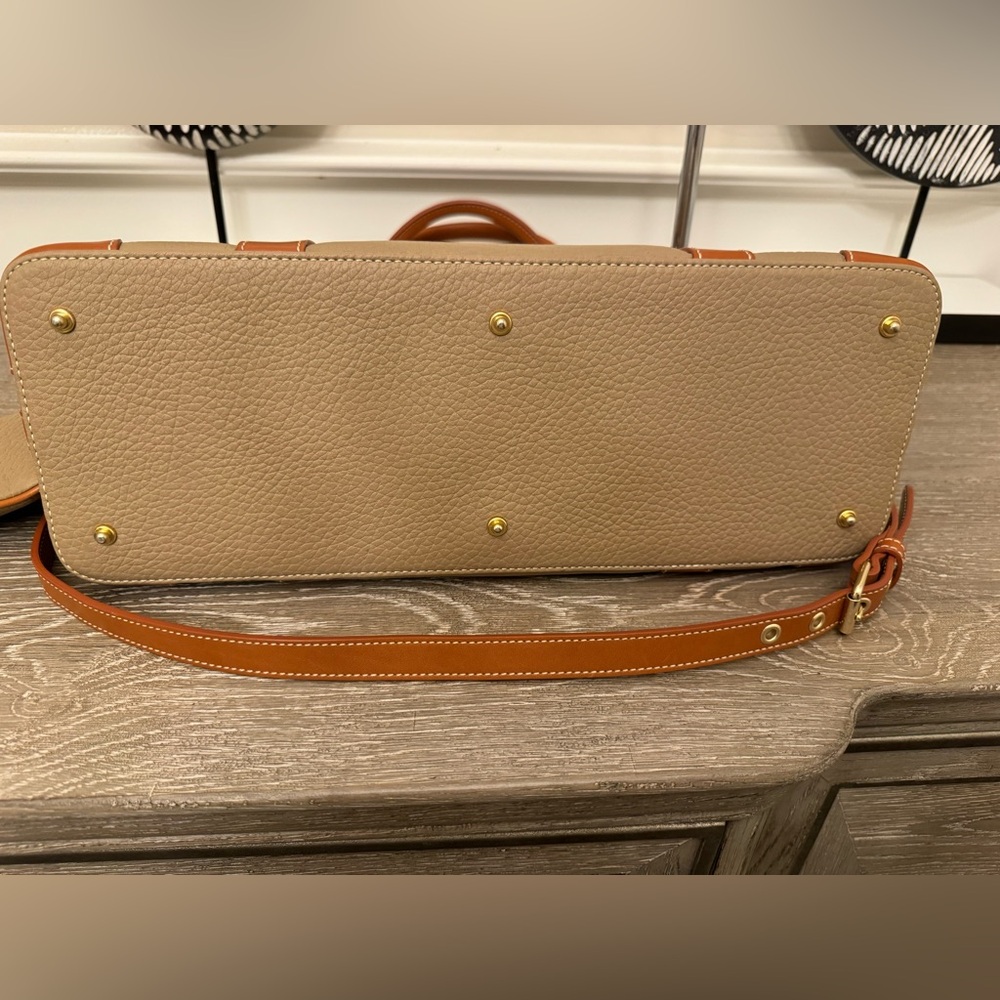 D&B Tote - Picture 5 of 15